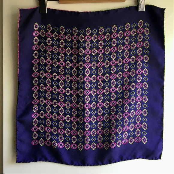 Vintage silk hand rolled pocket square purple green pink geometric pattern - Picture 9 of 10